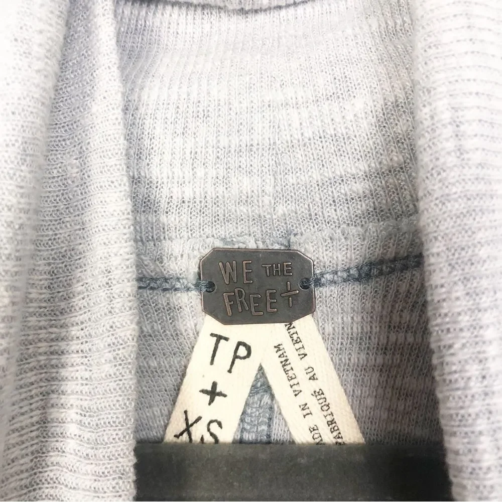 FREE PEOPLE | WE THE FREE Splitback Gray Pullover Turtleneck Top Women’s Size XS